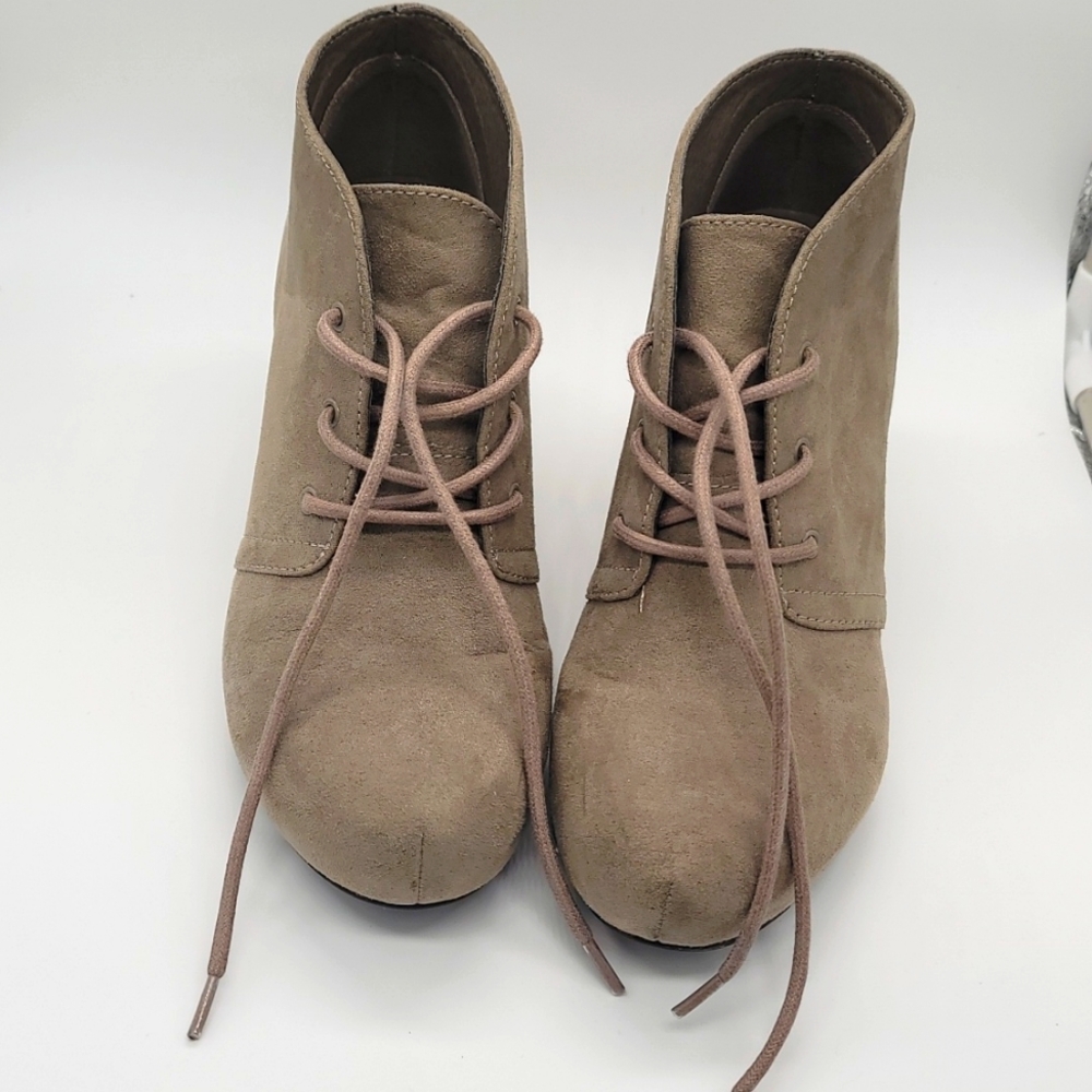 Women's Booties ❤️